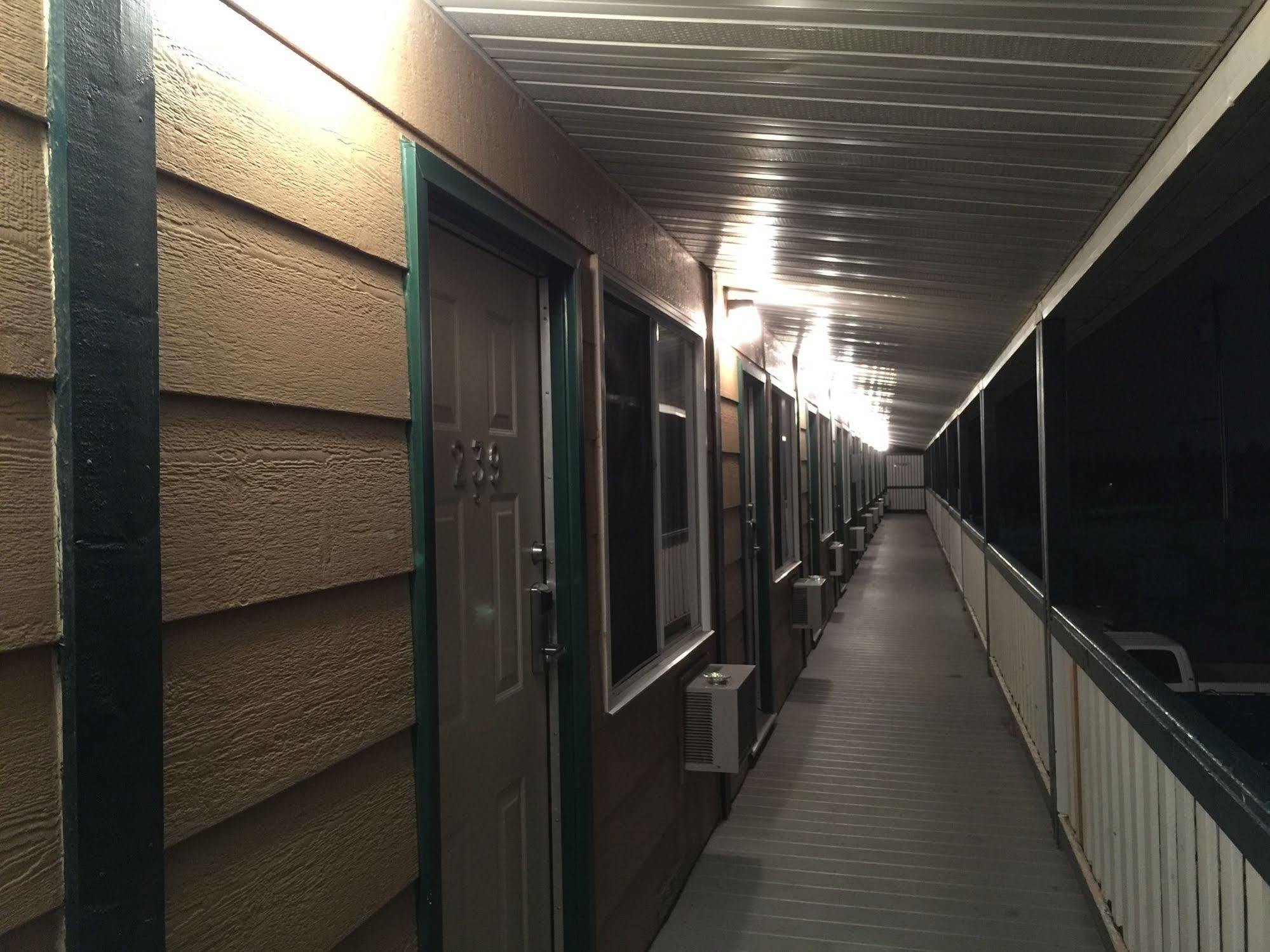 Chateau Motel Edmonton Zewnętrze zdjęcie