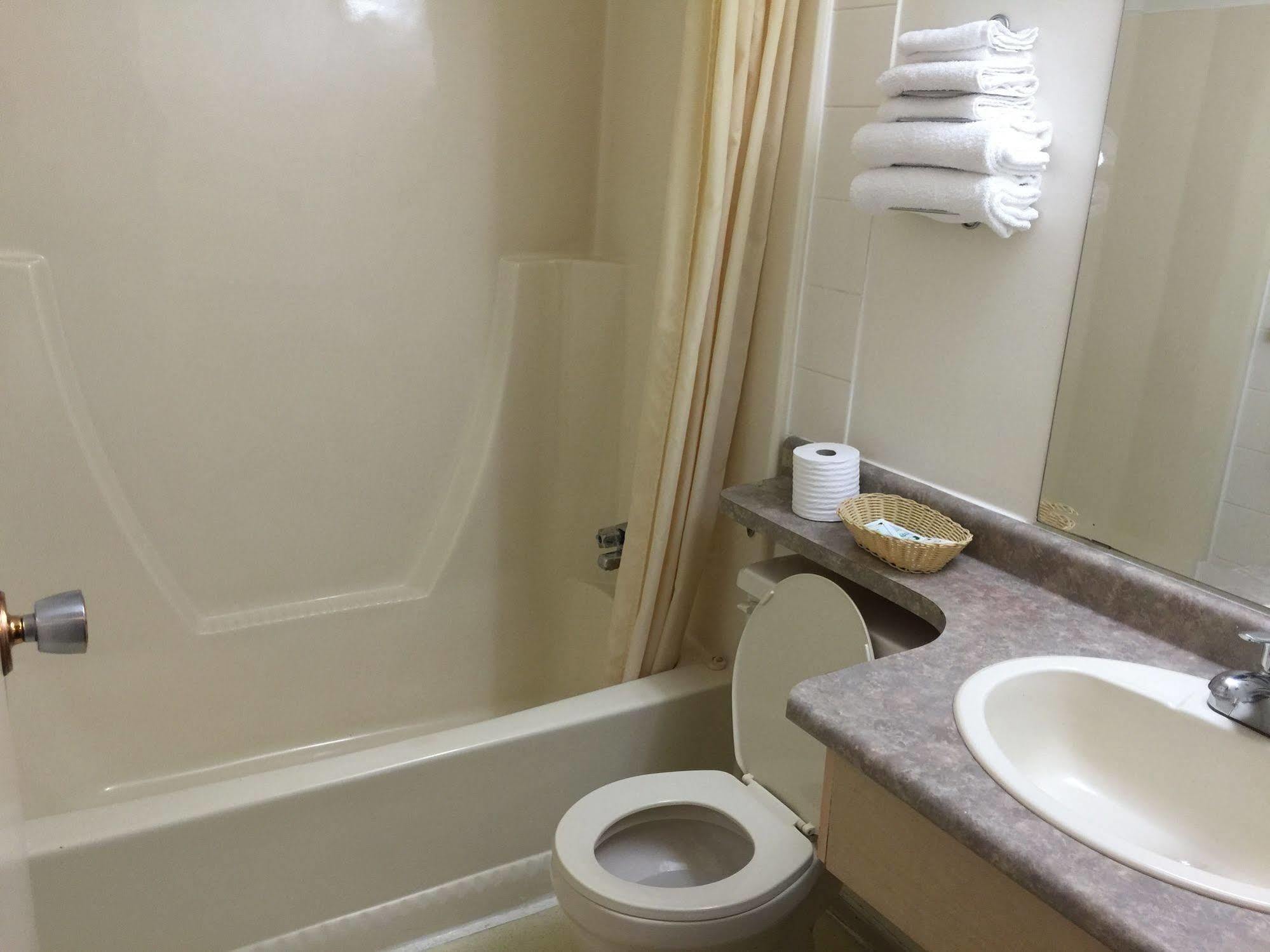 Chateau Motel Edmonton Zewnętrze zdjęcie